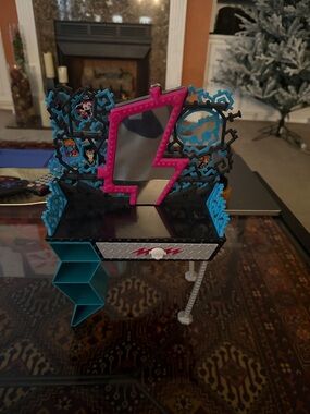 Monster High Frankie vanity playset